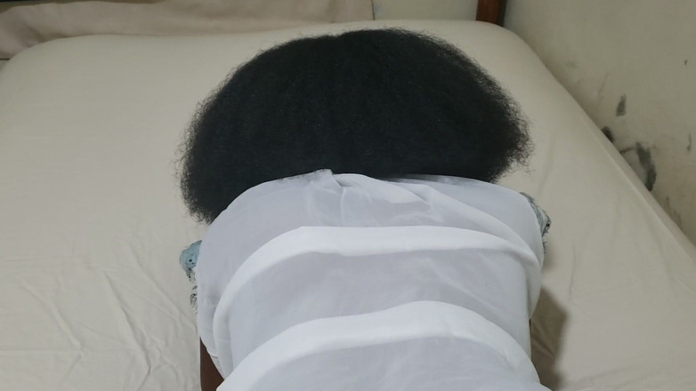 Lovemina: Saya suka mengongkek teman lelaki saya di dalam bilik