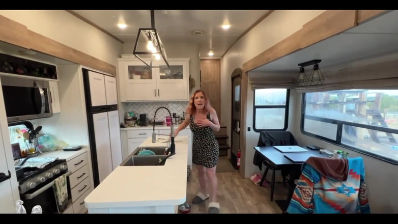 Jane Cane: Tricking Scenes