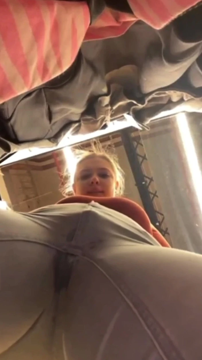 JuiceLussie: Masturbating in Public