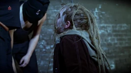 Tasmalı Emekleyen Kız - Karanlık Ev 2 #1