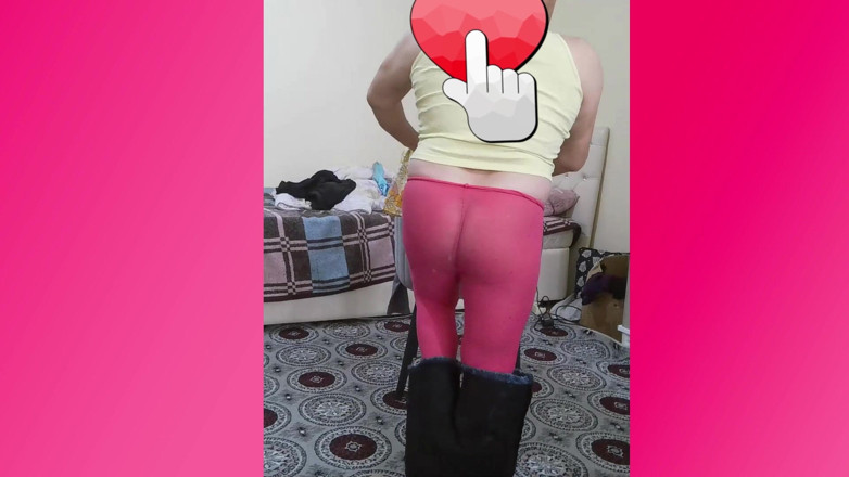 Crossdresser Beyza: Beyza Crossdresser draagt korte minirok
