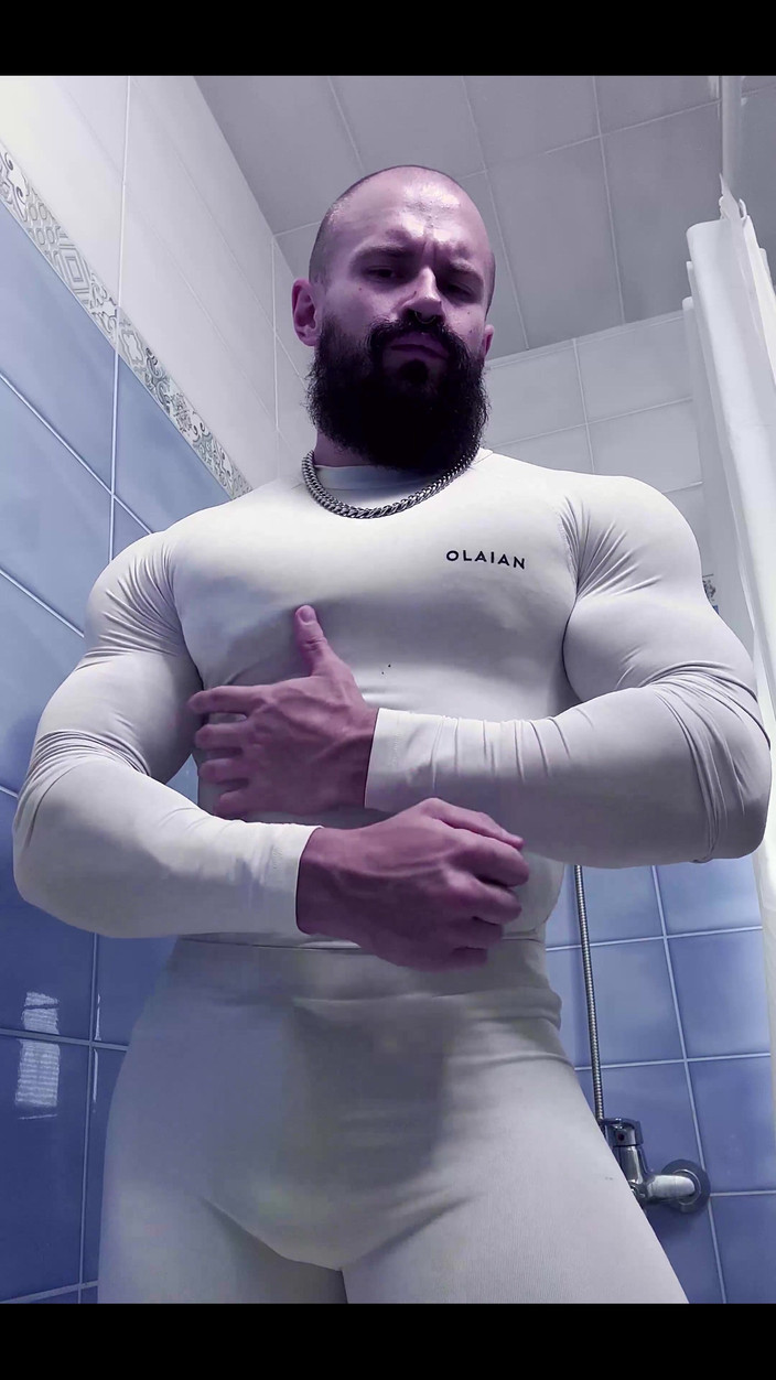 Mister Stone: Посмотри на эту толстую мышцу в спандексе!