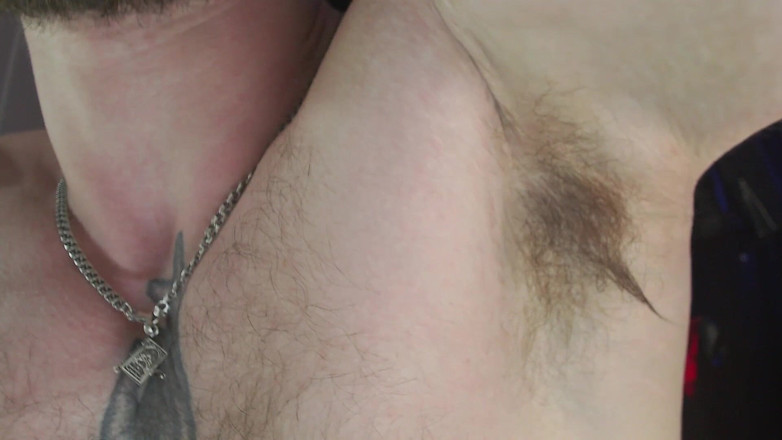 Hunky time: Signore - Ascelle Pelose.