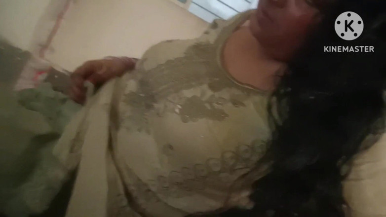 Latifah1234: Une demi-sœur et son demi-frère desi baisent