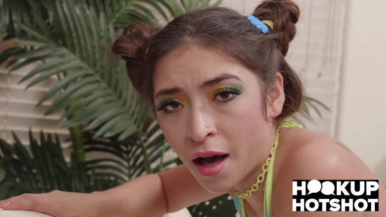 Hookup Hotshot: Shy Amber Summer Suka Menghisap Pantat Nade Jahat &amp; Zakar Besar!