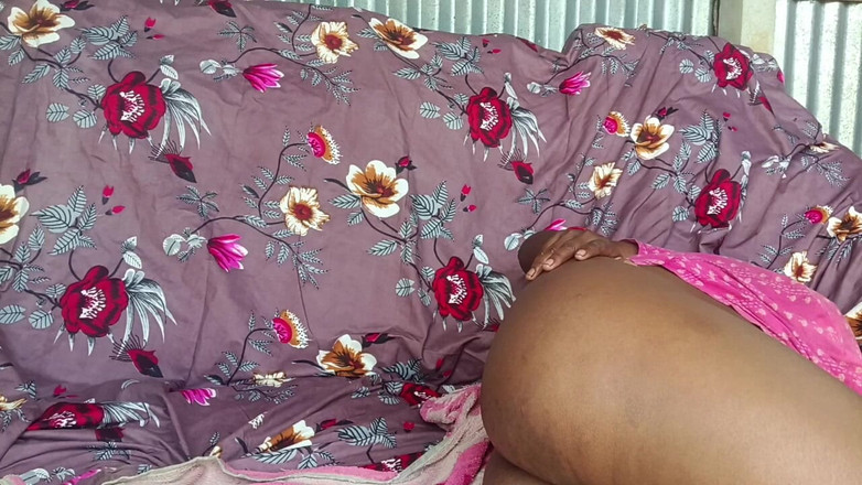 Sexydebart: Mi sono fatto succhiare il pene dalla cognata del vicino,...