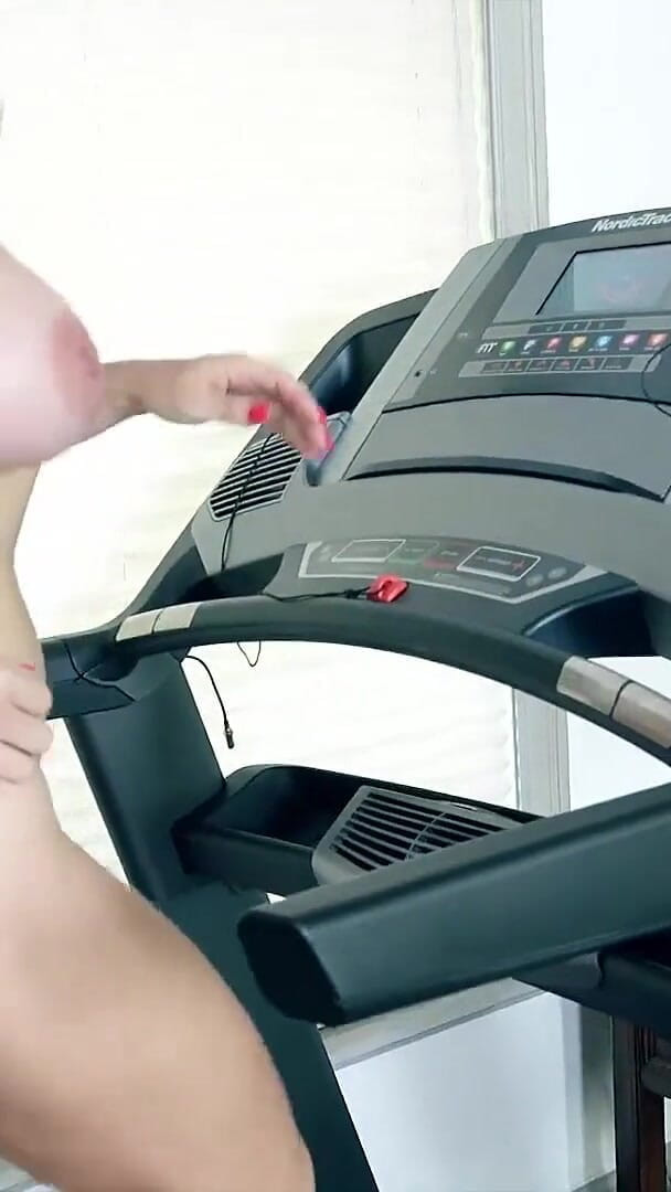 Julia Ann and Vicky Vette Workout Lesbians (Julia Ann)