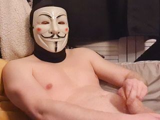 The Masked Masterxxx: Titta på mig wank tills jag kommer medan jag bär...