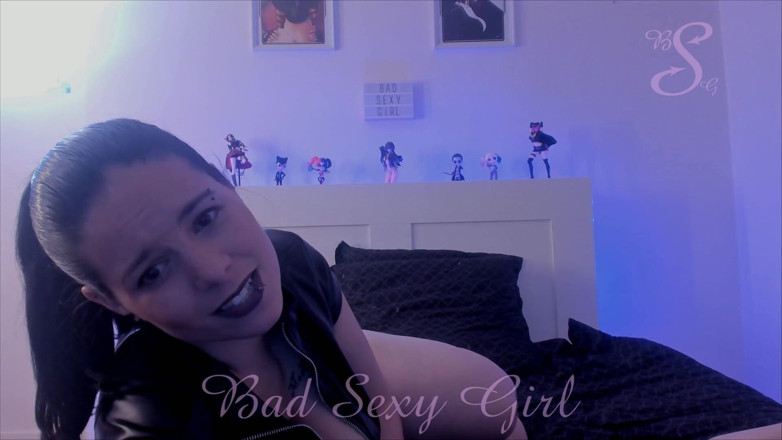 Bad Sexy Girl: 004 - umiliazione del pene piccolo (SPH) - istruzioni per mangiare sborra (CEI)