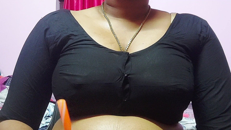 Desi Mohini: Doamnă matură sexy cu țâțe mari face sex dur cu servitorul...