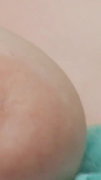Alleen babes scène-4 rondborstige roodharige in lingerie Gina neukt zichzelf met een grote dildo totdat ze klaarkomt