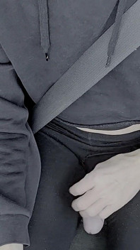 Sexyfilomena Masturbates While Driving Her Car