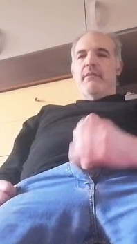 Un long et chaud spermelage jeudi après le travail !