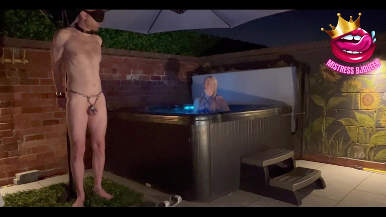 BJQueen and Rod: Zdrženlivá venku ve vířivce nahá, zatímco relaxuji
