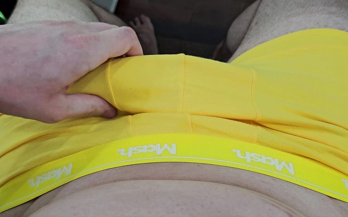 Lk dick: Celana dalam kuning baruku 1