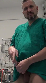Doktor menghinakan awak untuk zakar kecil awak dan mengongkek awak sph pov