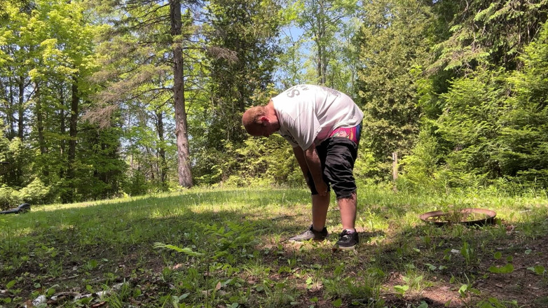 Bigwhitecock: Se déshabiller dehors