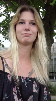 Niemiecka skaut - chuda niemiecka nastolatka 18 Lara Blond podnieś się i porozmawiaj z pierwszym castingiem jebanie