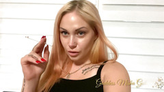 Goddess Misha Goldy: Víš, že tento nový kuřácký klip je pro vás!