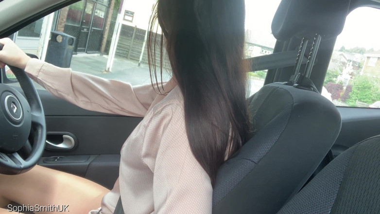 SophiaSmithUK: セクシーな女の子が運転に行く