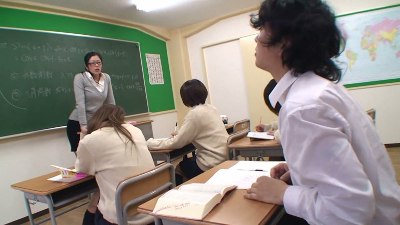 School in Japan: Guru Jepang yang cantik menikmati seks oral di rumah sakit...