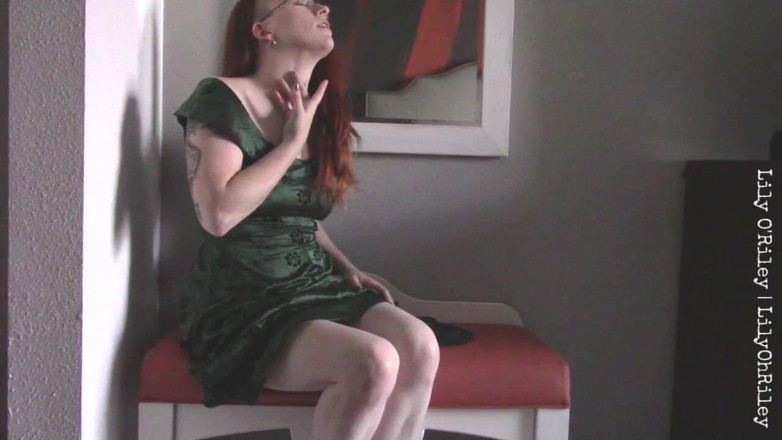 Lily O'Riley: Pinup Panty Wetting