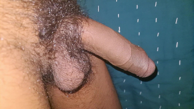 Desi_Porn_India: 다른 사람에게 섹스하고 싶어하는 젊은 인도 게이.