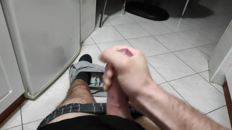HornyCroDick: Quick cum before work