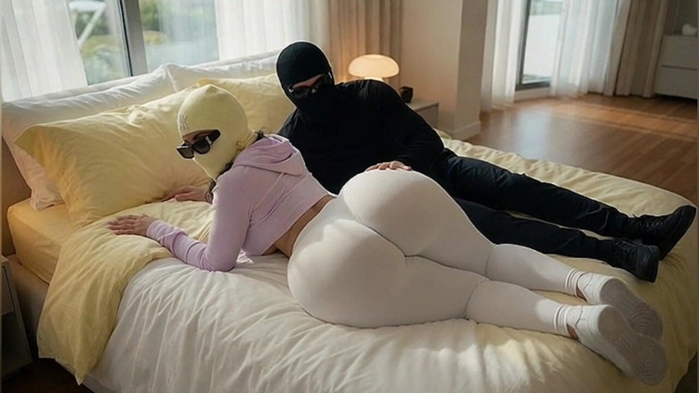 Animate golden: Petite Big Ass Stepmom Moving Her Massive Ass in Bedroom