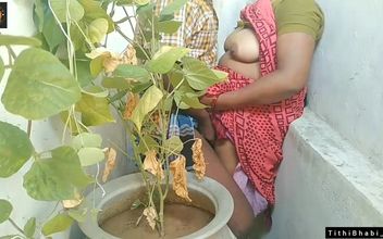 Desi Bhabi and Her Boyfriend Outdoor Sex in Shari