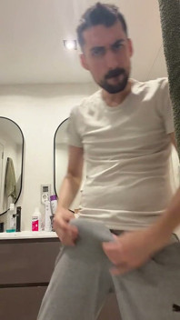 Hot Stepdaddy Showing off and Cuming Like Crazy