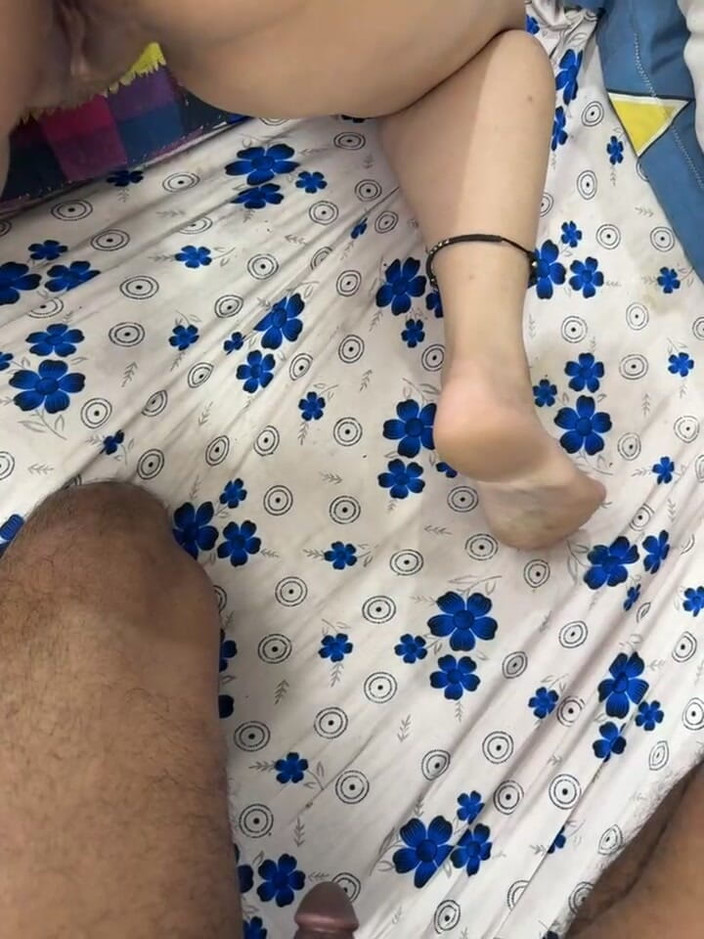 Apki Bhabhi: Šukání bhabhi zezadu