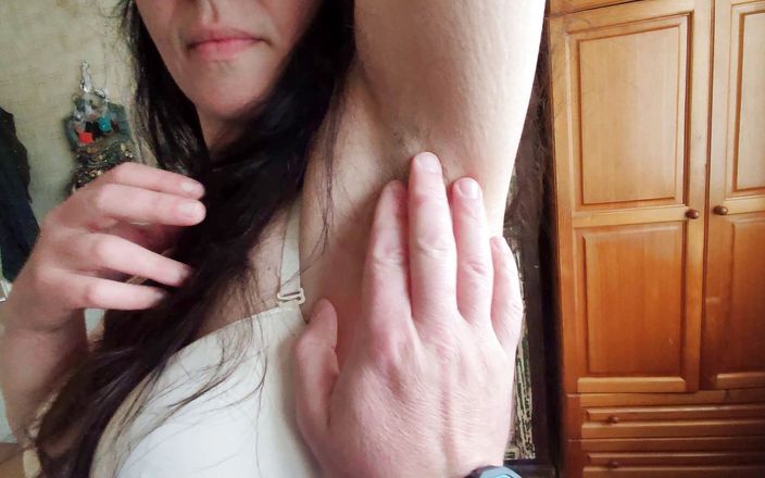 Hairy Homemade Amateur Orgasms: Zieh meine kleidung aus, enthüllt meine haarige muschi und schlaffe...