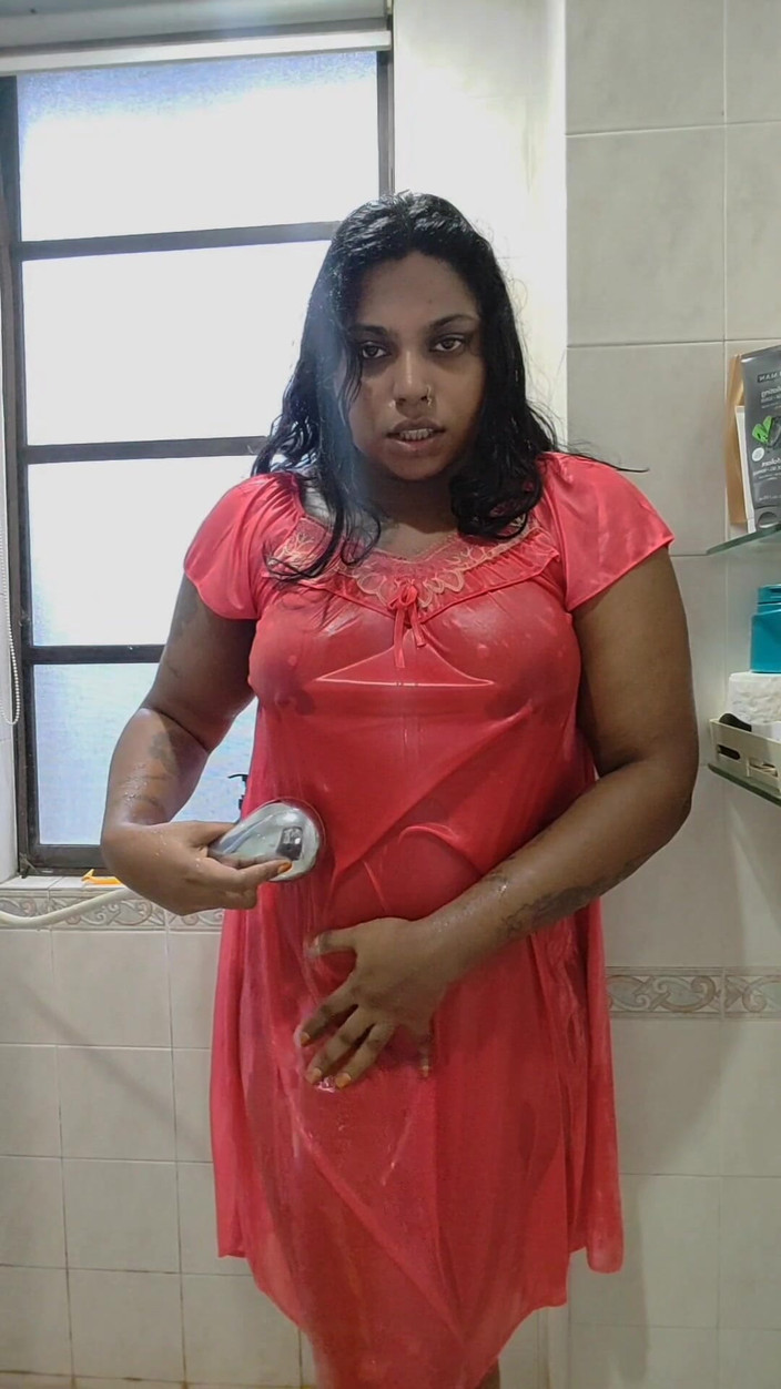 Ilariafajralilura: Ituela Oru Amma Thane Sollitaranum