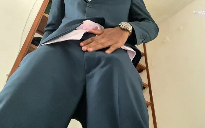 Black-2001: Nonton ayah lagi asik masturbasi memeknya sambil meringis keenakan sambil...