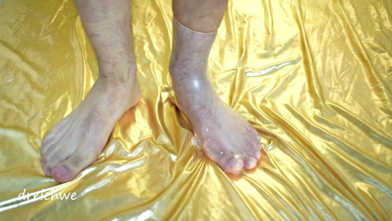 Dreichwe: Fetiches de pies con condones