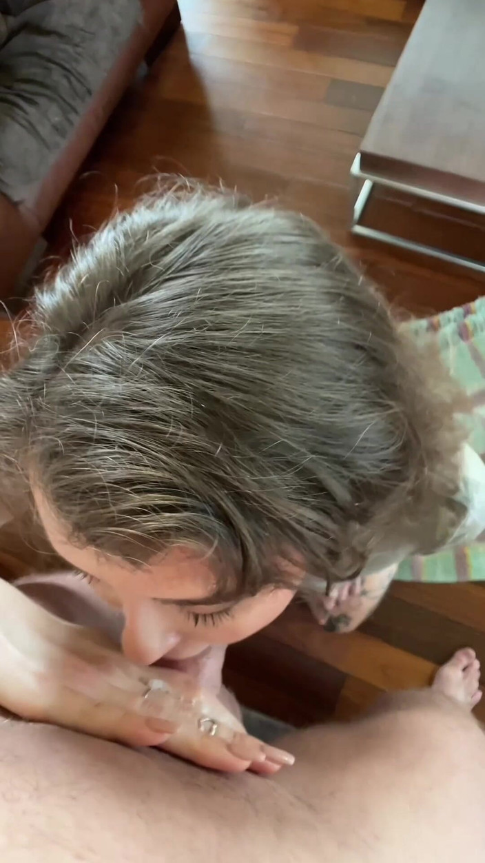 Johnny Grey: Kanadalı sarışın Eden Ivy ağız sikişi ve ıslak gırtlağına kadar alma...