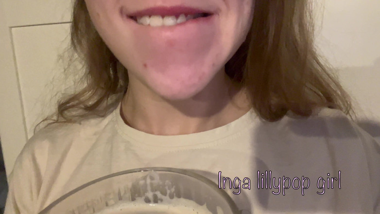 Inga lillypop girl: Geef me wat melk!