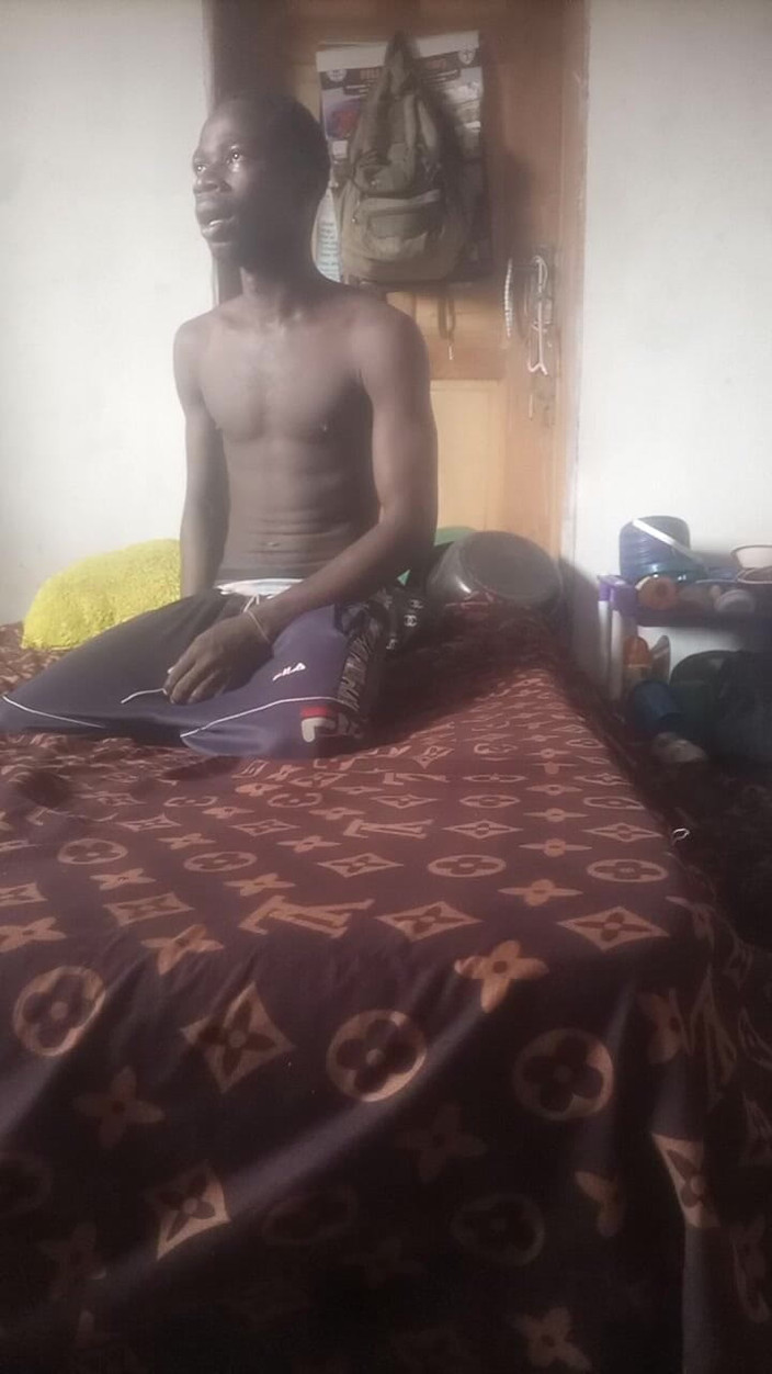 Oladi plenty tv: 与老师的中学性爱录像带