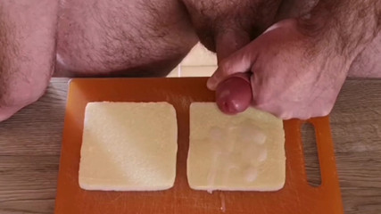Cicci77: Cicci77 prepares sandwiches with sperm for his friends !!