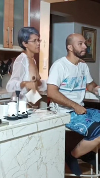Je baise ma demi-sœur très bien après une très longue journée - porno en espagnol