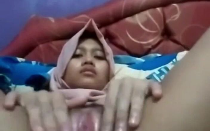 Jilbab69: 入浴後のヒジャブ膣のプラグ