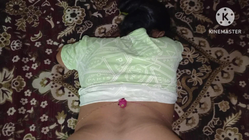 Desi aunty left after seeing her alone (Amrita3)
