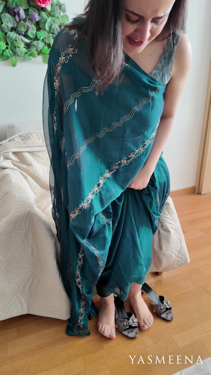 Yasmeena Ali: Bastinado en sari