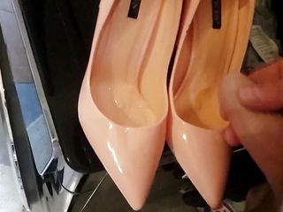 Overhaulin: नई सेक्सी ऊँची एड़ी के जूते पर वीर्य मेरी लड़की कोई ऑडियो नहीं