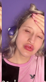 Pompa un plug pout bimbo trasformazione per lip obsession clip di findom Goaldigger