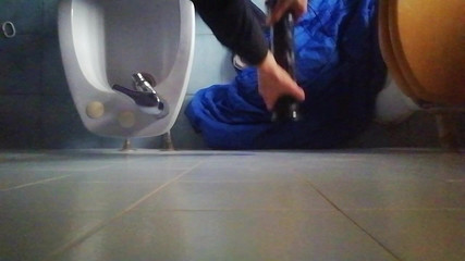 Culopeke: Chlap jí svázal nohy a otevřel její těsný zadek