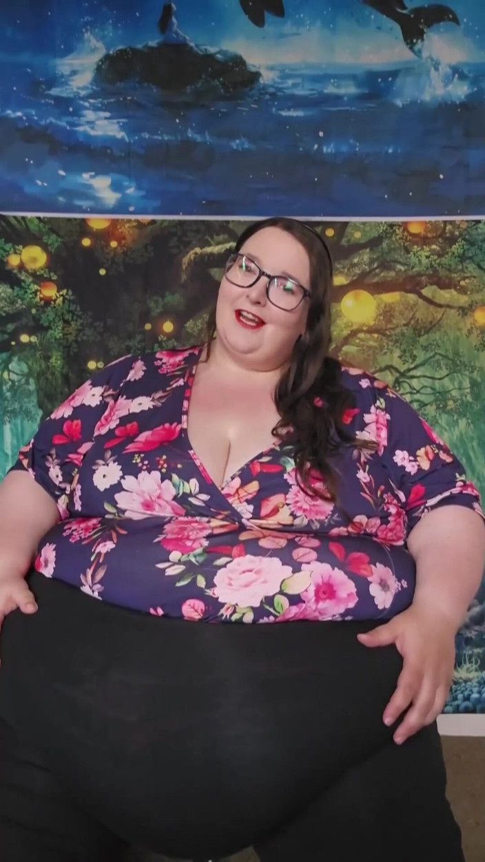 SSBBWLadyBrads: SSBBW August 在结果中称重