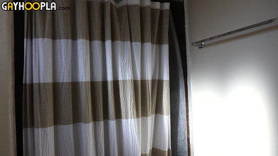 Gay Hoopla: Julian Rodriguez jock latino kali pertama di bawah