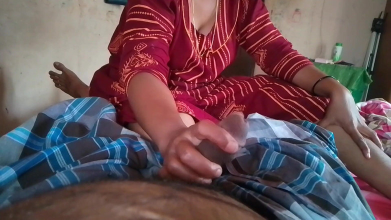LEGSCOUPLE12: Indian Village Girl Massages Her Husband's Penis in Her Mouth